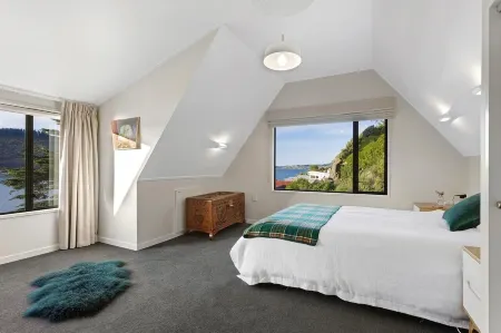 Harbour Views Отели рядом с достопримечательностью «Clocktower Building Leith Street»