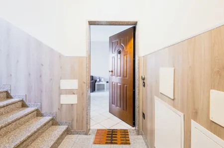 HQ Aparthotel Milano Inn - Smart Suites Отели рядом с достопримечательностью «Villa Ghirlanda Silva»