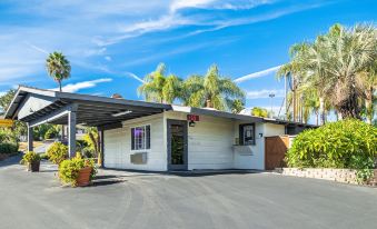 Fallbrook Country Inn