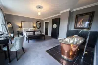 Poets House Hotels in Ely