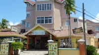 Fisherman's Point Resort Hotel a 