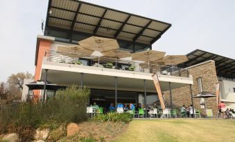 JoziStay @ Jackal Creek Apartments