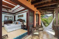 Las Catalinas Doorway Hotels in Potrero