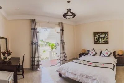 The Moon River Homestay & Villa Hoteller i Cẩm Hà