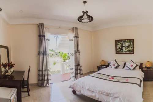 The Moon River Homestay & Villa