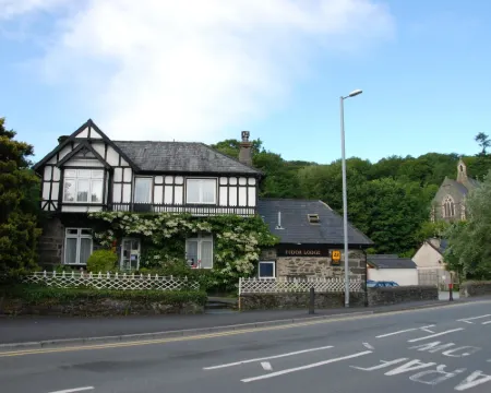Tudor Lodge Hotels in Porthmadog