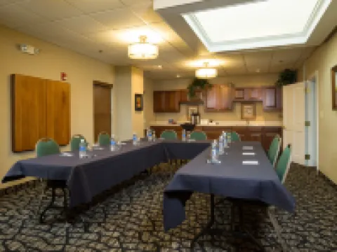 Best Western Plus Lawnfield Inn  Suites Hotels in Mentor
