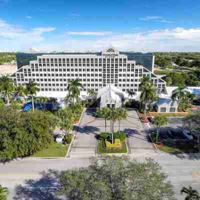 DoubleTree by Hilton Deerfield Beach Boca Raton Hotel Exterior
