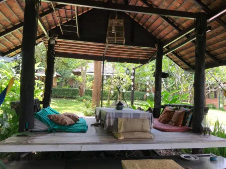 Bannamhoo Bungalows Отели рядом с достопримечательностью «Yun Lai Viewpoint»