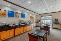 Comfort Inn & Suites Các khách sạn gần Camden Wing Shack