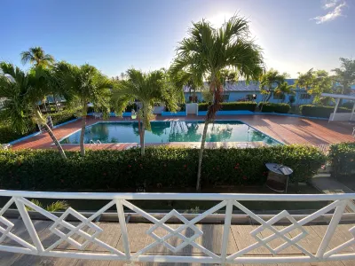 Rovanel's Resort and Conference Centre Hotel a 