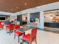 Holiday Inn Express & Suites FORT WORTH DOWNTOWN by IHG Hotels near St. Patrick Cathedral