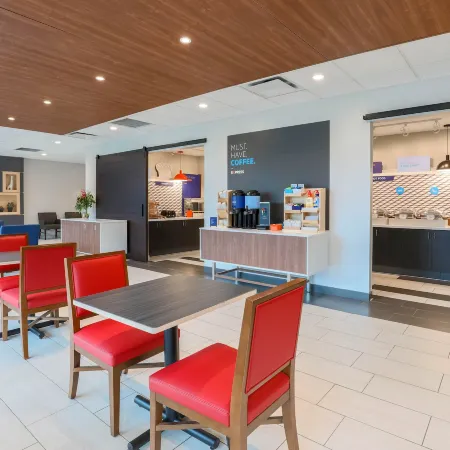 Holiday Inn Express & Suites FORT WORTH DOWNTOWN by IHG