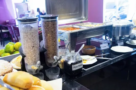 Athos Hotel Отели рядом с достопримечательностью «Praca Olimpica»