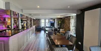 The Birchtree Hotel - Bares