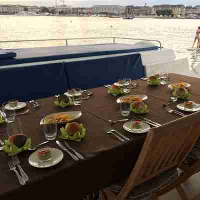 Floatinn Boat-Bnb Dining/Meeting Rooms