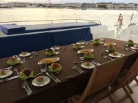 Floatinn Boat-Bnb Hotel di 