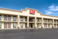 Econo Lodge فنادق في Lenoir City