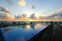 Herbert Samuel Opera Tel Aviv - piscine