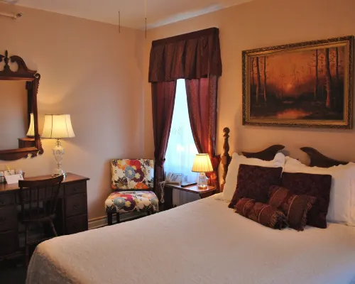 The Inn on Third Hotels near 400 Beach