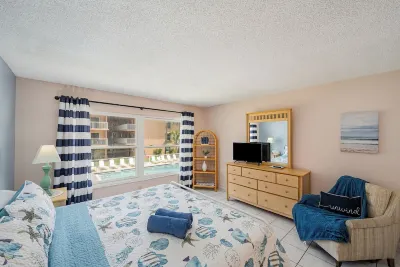 2B/2B OCEAN VIEW CLOSE TO DOWNTOWN COCOA BEACH