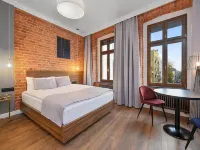 Aparthotel Krzywa Kamienica Hotels near Old Cemetery