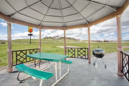 Super 8 by Wyndham Craig