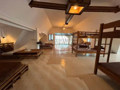On Board Panglao Beach Hostel & Resort