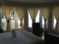 Waters Edge Guest House Hotel a 