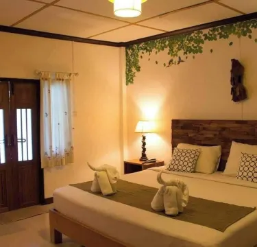 ห้องดีลักซ์ เตียงใหญ่ 1 เตียง