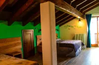 Les Vrais Rayons Hotels in Fénis