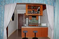 Weekender Resort - bars