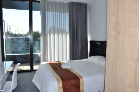 Hôtel de la Seine Отели в г. Вилетанёз