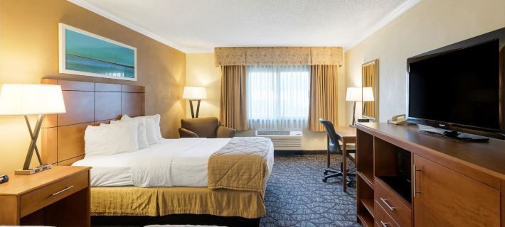 Clarion Hotel Detroit Metro Airport Hotels in Romulus