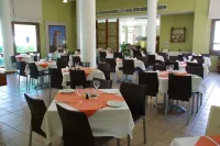 Hylatio Tourist Village - breakfast