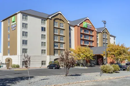 Holiday Inn Express & Suites ALBUQUERQUE MIDTOWN by IHG