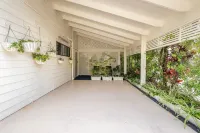 Debbie's Place Hotels in Rainbow Beach