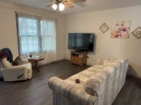 Charming 2-bedroom duplex with WiFi, AC in marvelous Mansfield Hotels in Wright County