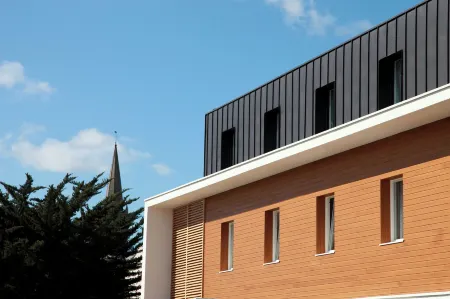 Brit Hotel Vannes - Theix Golfe du Morbihan Отели рядом с достопримечательностью «Camping l'Escale»