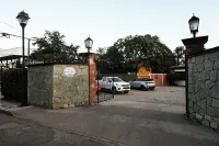 Hotel Hacienda - parking