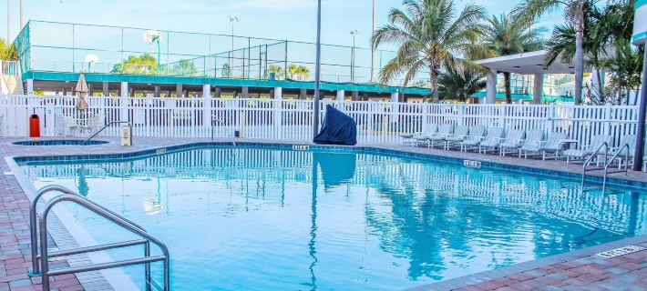 Discovery Beach Resort Hotels in Cocoa Beach