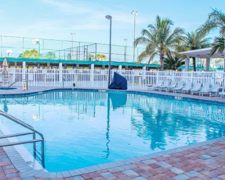 ดิสคัฟเวอรี บีช รีสอร์ต โรงแรมในโคโค่บีช