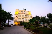 Hotel Majestic Grand Hotels in Sapror