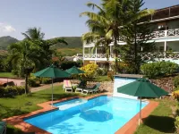 Tamarind Tree Hotel - С бассейном