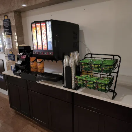 Days Inn by Wyndham St. Petersburg / Tampa Bay Area