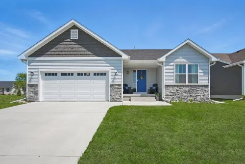 Covered Bridge Haven - 3-bedroom house with themed rooms in Winterset