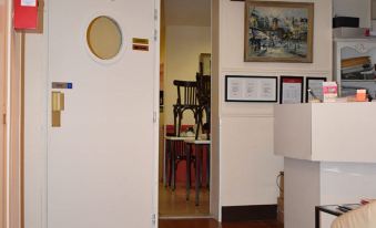 Avenir Hotel