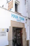Mana Mana Youth Hostel - bar