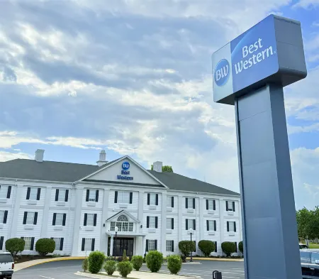 Best Western of Crestview Отели в г. Крествью