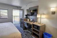 Travelodge by Wyndham Gardiner Yellowstone Park North - balcony